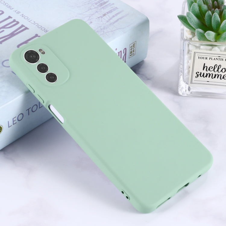 For Motorola Moto E32 4G Pure Color Liquid Silicone Shockproof Phone Case(Green) - Motorola Cases by PMC Jewellery | Online Shopping South Africa | PMC Jewellery | Buy Now Pay Later Mobicred