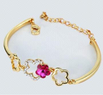 Gold Plated Flower Bracelet - free shipping - PMC TechLife - Order now!